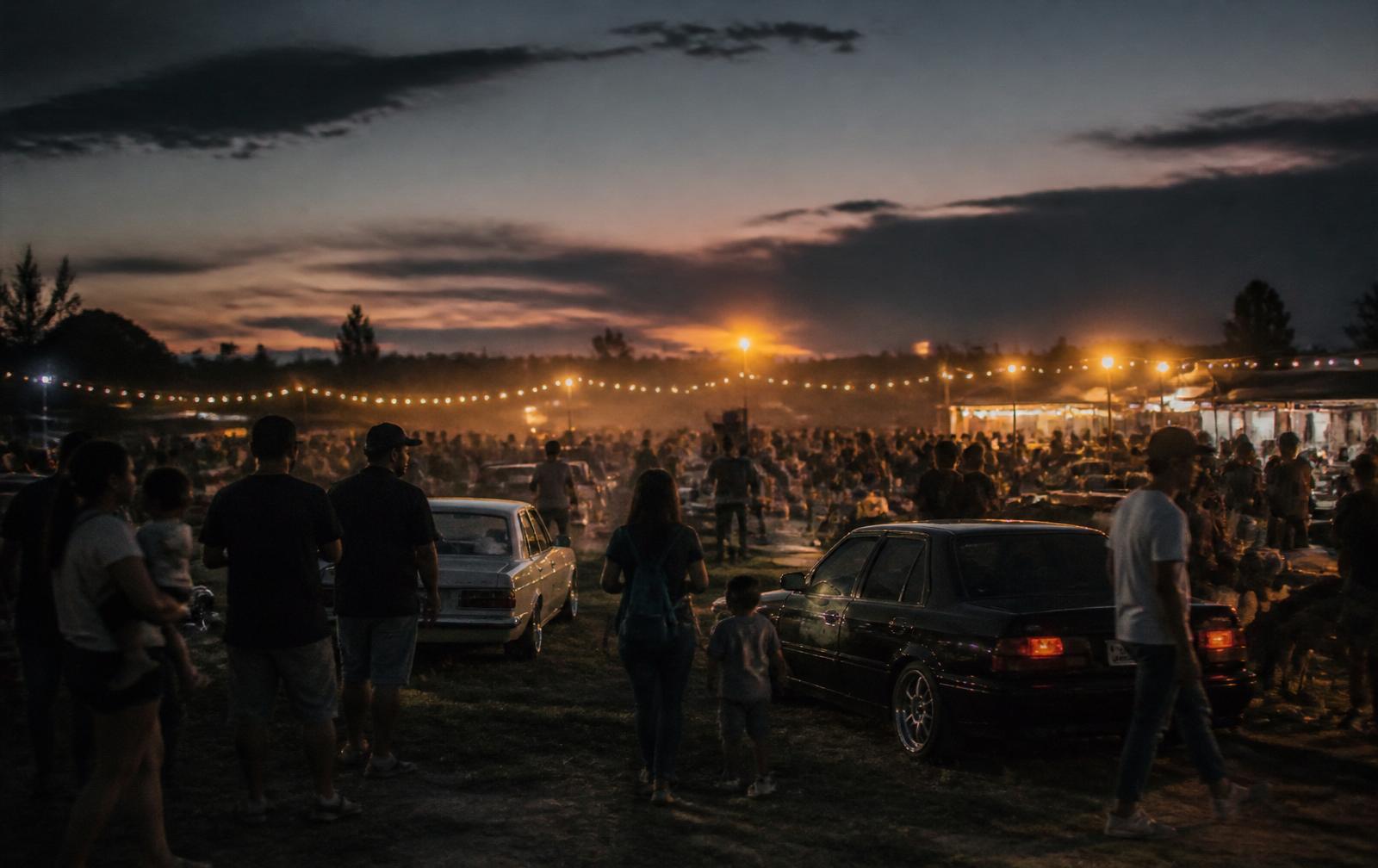 Público reunido em uma etapa do evento automotivo Rebelião das Máquinas